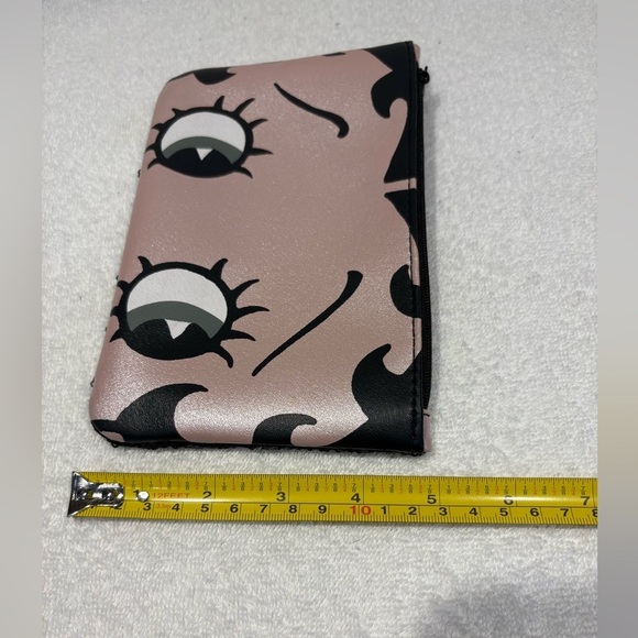 Adorable Iconic Betty Boop Ipsy Makeup Bag Limited Edition - Picture 8 of 8